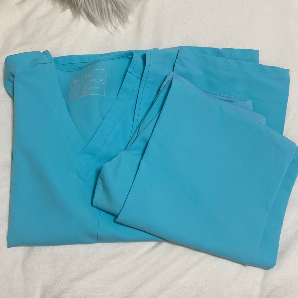 Figs Neon Blue scrub set